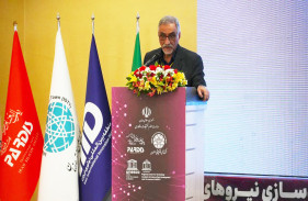 نائب وزير للبحوث: منتزهات التكنولوجيا الإيرانية مهددة بالركود دون روابط عميقة مع الجامعات